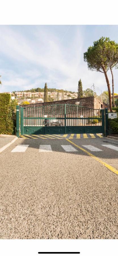 Studio Vue Mer /Parking Privatif Saint-Raphaël Kültér fotó